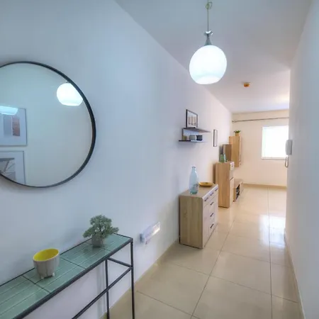 Centrally Located And Tastefully Furnished One Bedroom Apartment Ckni1-1 Gzira المظهر الخارجي الصورة