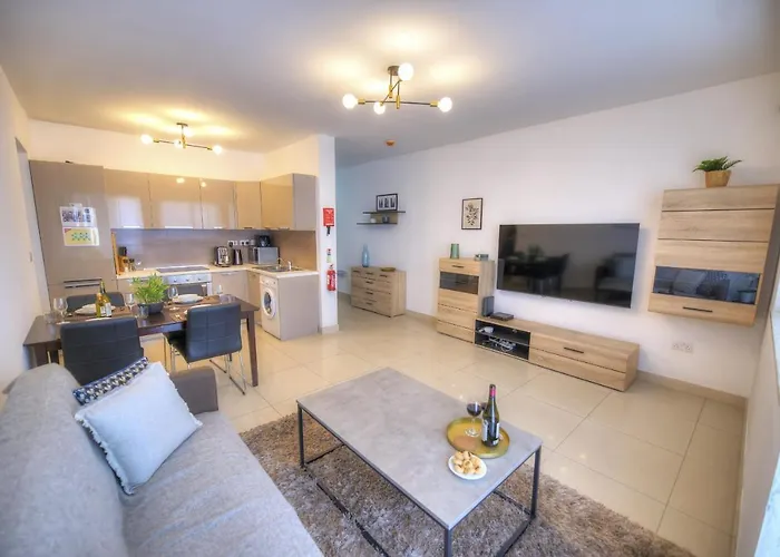 Centrally Located And Tastefully Furnished One Bedroom Apartment Ckni1-1