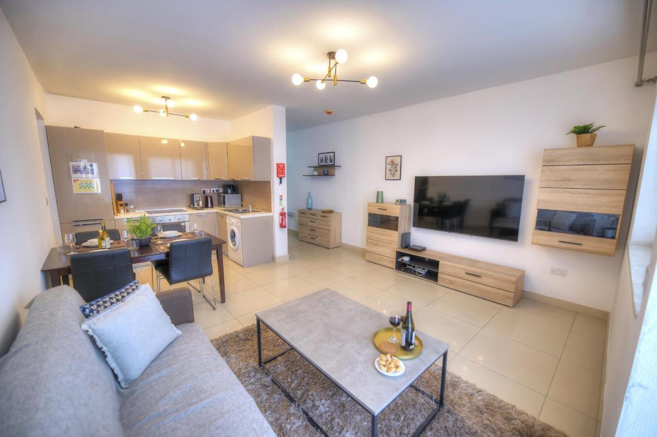Centrally Located And Tastefully Furnished One Bedroom Ckni1-1 Gzira
