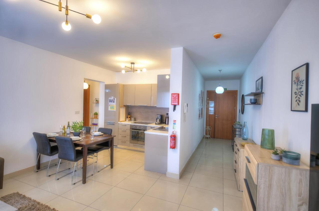 Apartment Centrally Located And Tastefully Furnished One Bedroom Ckni1-1